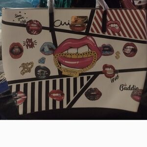 Chic Graphic Tote Bag - White and Black